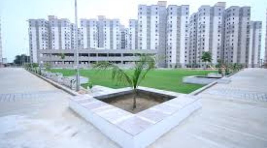 “Living in Gujarat: Affordable vs Premium Housing Explained”